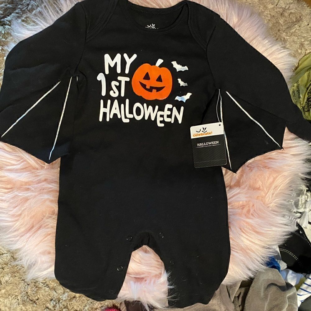 *NWT* Way to Celebrate Halloween Baby 3-6M Bat Wing Outfit